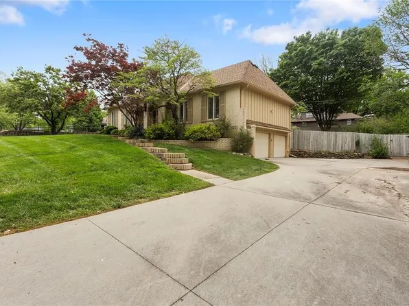 3901 S Sherman Dr, Independence, MO 64055