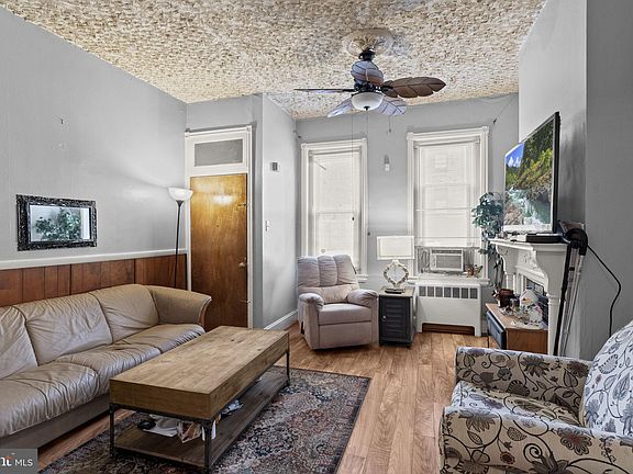 3rd image of 2314 W Oakdale St