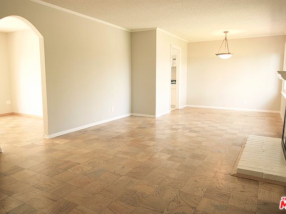 3rd image of 7461 Capistrano Ave