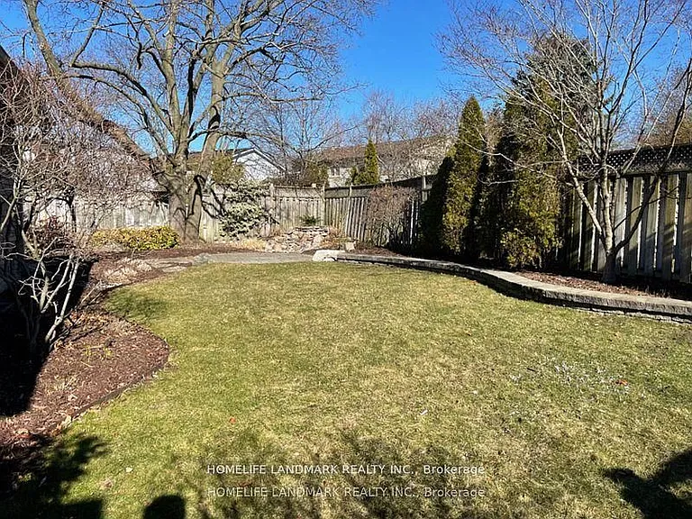 211 Chebucto Dr — Photo 10