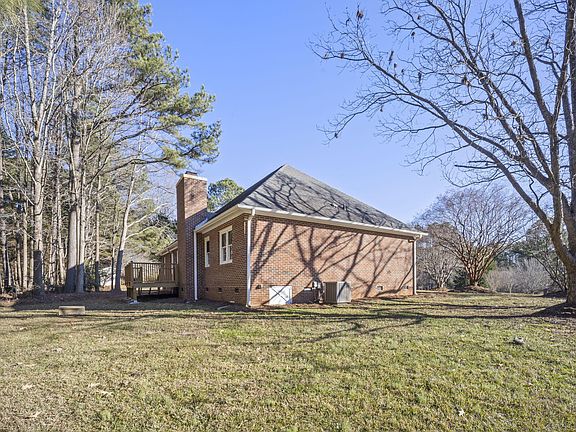 5th image of 912 Broadhaven Dr