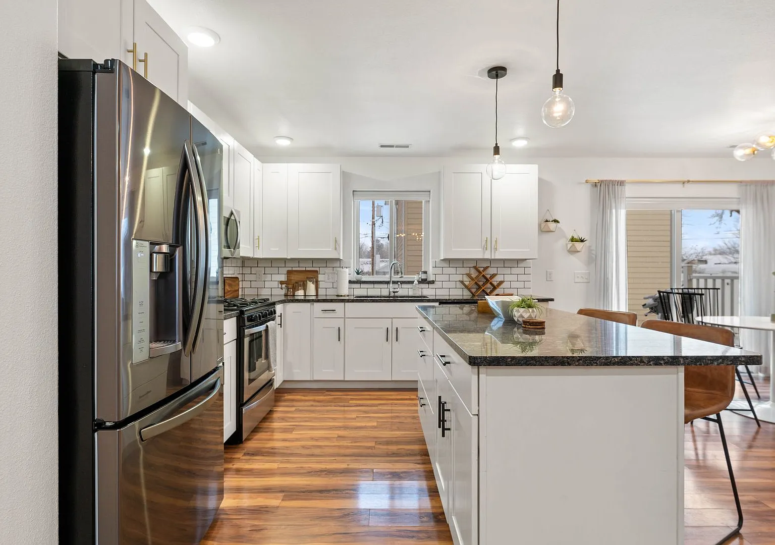 Fully Furnished Rental! — Photo 4