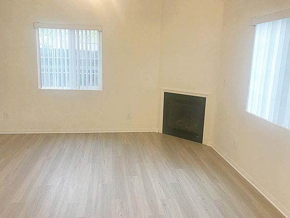 4th image of 455 Calle Elegante