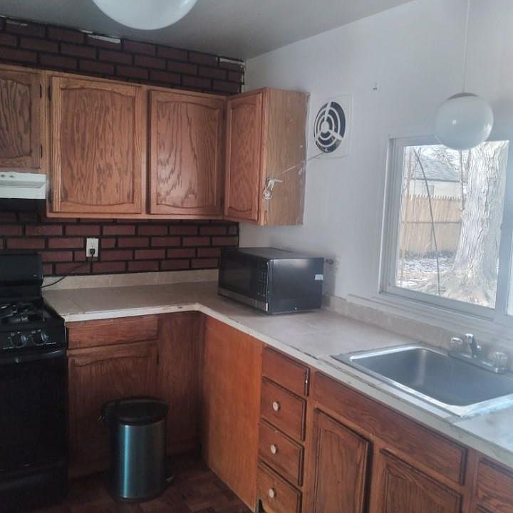 1st image of 10260 Corning Ave