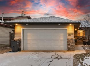 230 W Aspen Creek Cres, Strathmore, AB T1P 1X8