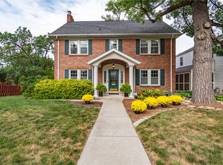 14 Edgewood Ct, Decatur, IL 62522