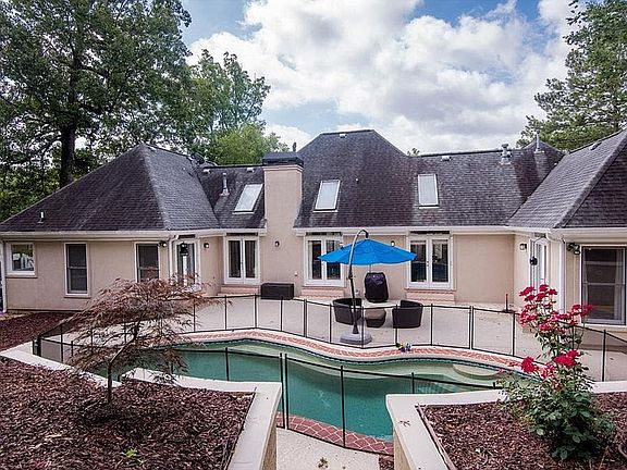 4th image of 3463 Sheridan Dr