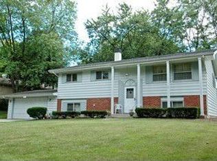 21W051 Mayfair Rd, Lombard, IL 60148