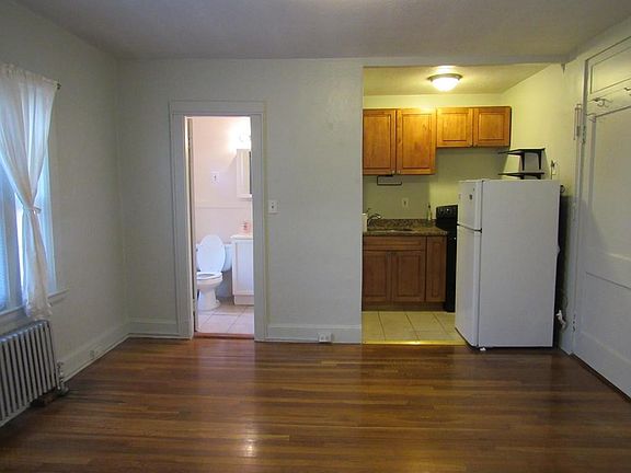 3rd image of 100 Washington St APT 24