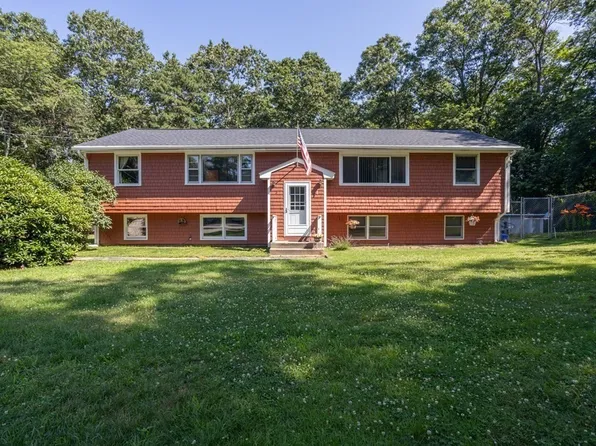 3 Pineland Dr, Plainville, MA 02762