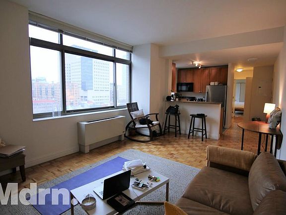 4th image of 1500 Lexington Ave APT 14P