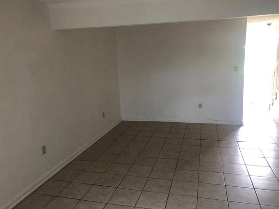 5th image of 120 Southdown West Blvd #12