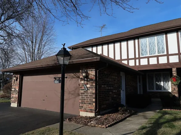 554 Woodmar Ter, Crystal Lake, IL 60014