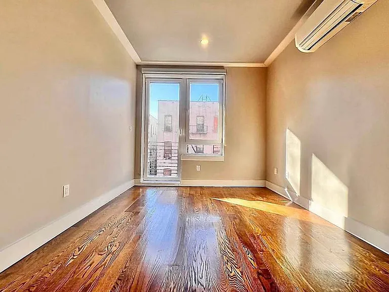 62 E 21st St #1D — Photo 10