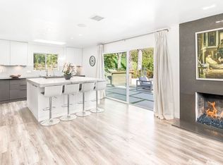 8115 Amor Rd, Los Angeles, CA 90046