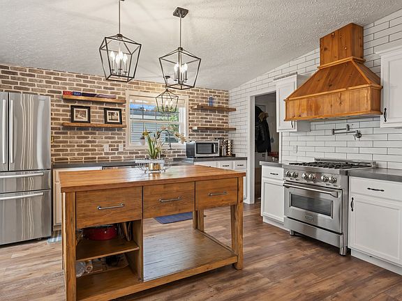 2nd image of 27 Saint Michaels Dr