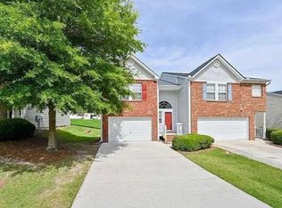 6205 Queen Meadow Dr SE, Mableton, GA 30126