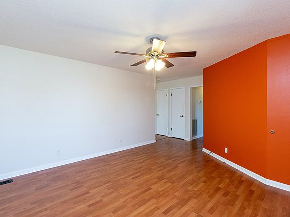 5th image of 305 Hillman Dr
