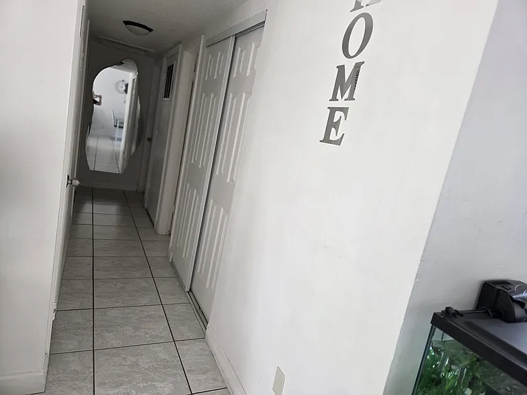 2121 W Rambla St — Photo 6