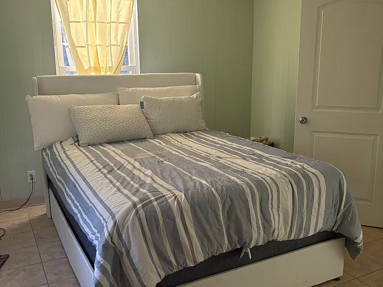 841 Stewart St — Photo 10
