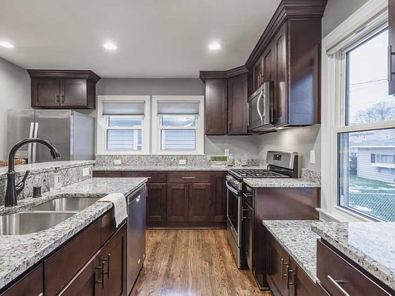 5th image of 5342 N Lydell Ave