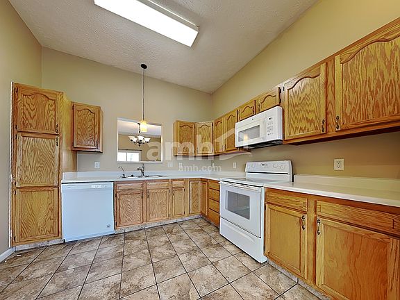3rd image of 1342 Shannon Ln