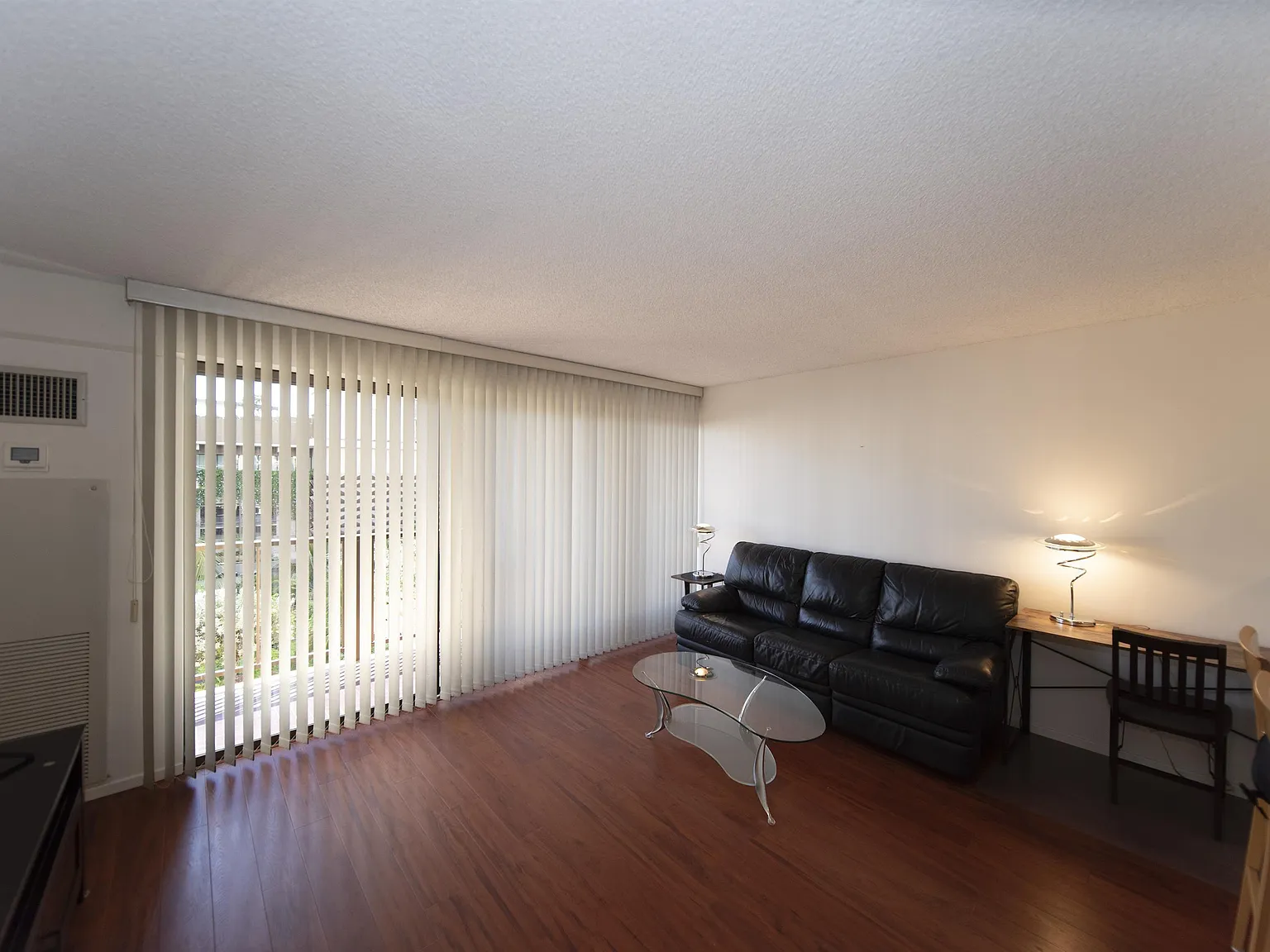 2140 Kuhio 606 - 1 — Photo 3