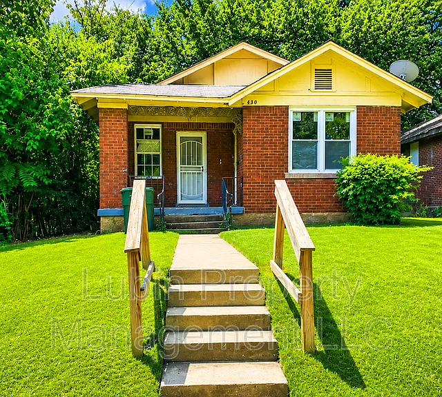 831 Kerr Ave — Photo 1