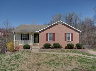 946 Roedeer Dr, Clarksville, TN 37042