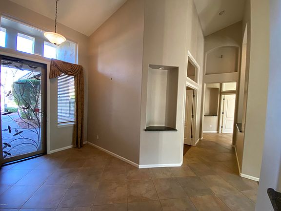 4th image of 8031 W Via Del Sol