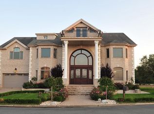 151 Nicolosi Dr, Staten Island, NY