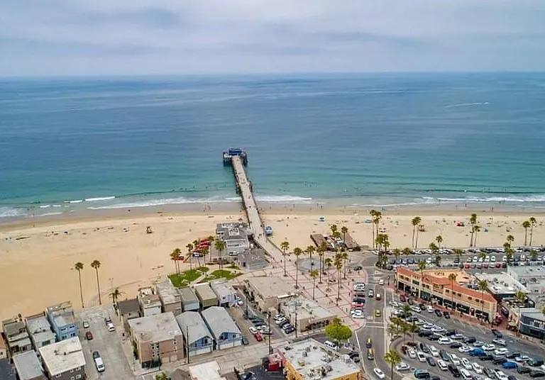 This luxury home is 3 blocks from the Newport Pier and restaurants.