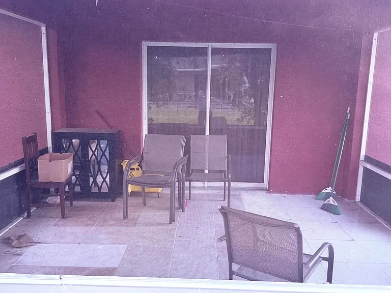 1886 SE Gifford St — Photo 14