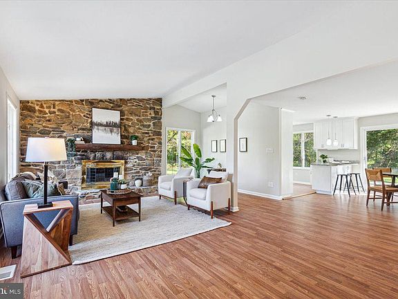 2nd image of 19404 Gristmill Ln