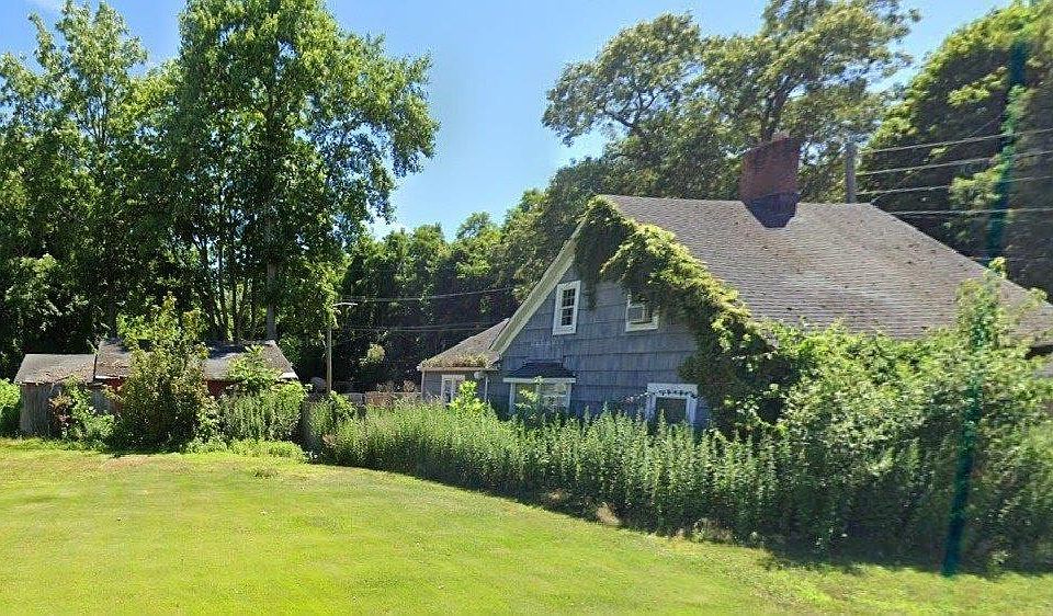 2nd image of 144 South Street