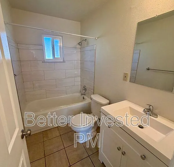 212 Ford St #7 — Photo 4