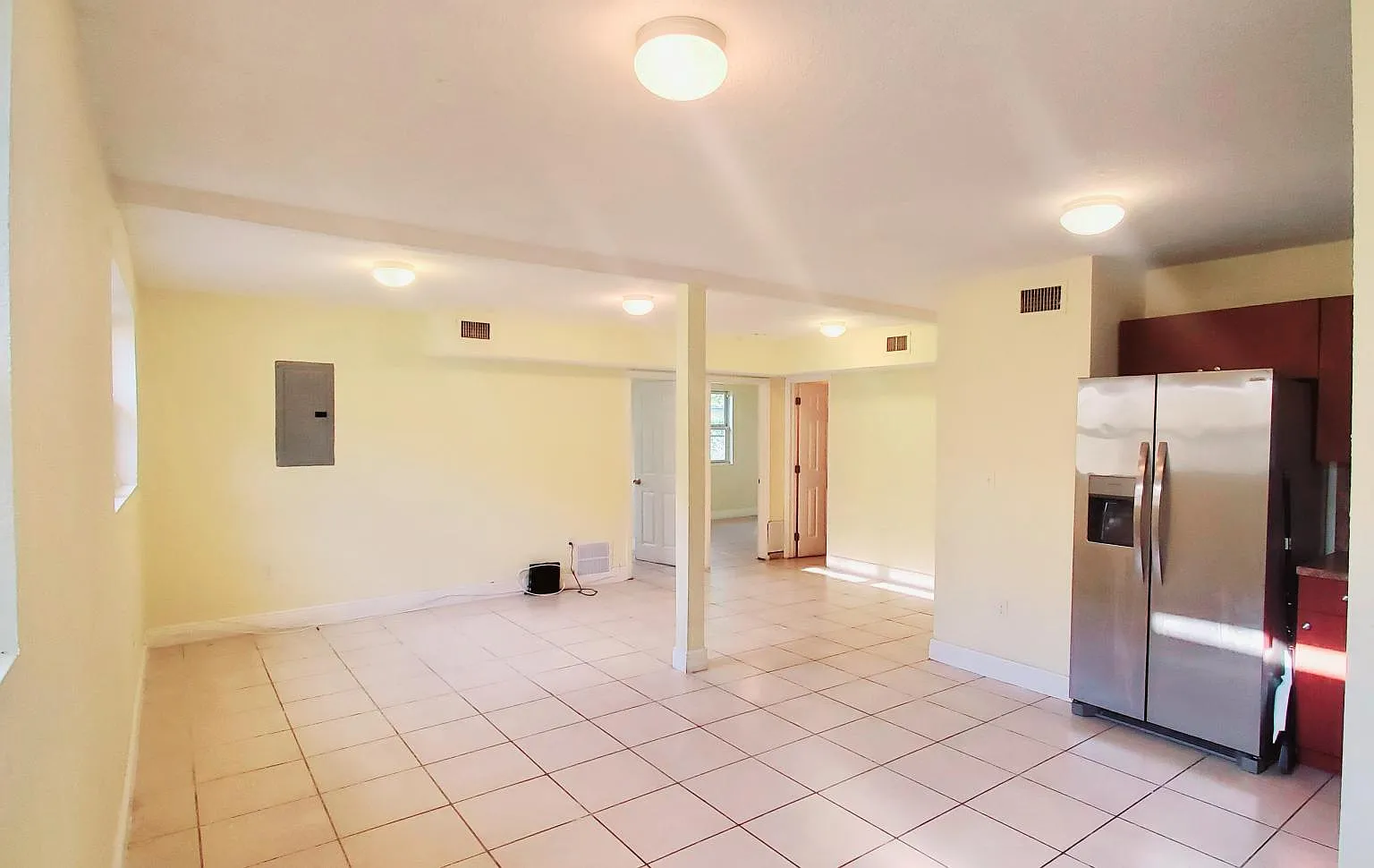 1708 NW 9th Ave — Photo 3