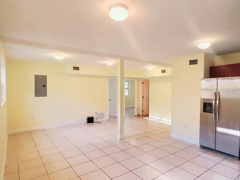 1708 NW 9th Ave #B — Photo 3