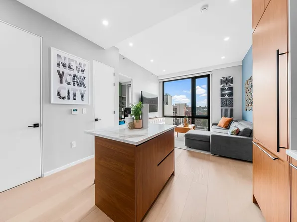 31-16 21st St Unit Ph1d, Astoria, NY 11106