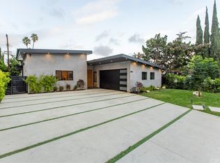 17245 Hatteras St, Encino, CA 91316