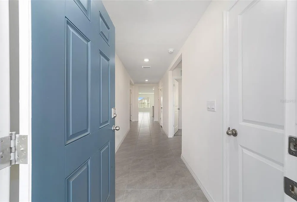 4 bed, 2.0 bath, 1827 sqft, $1,950 — Photo 3