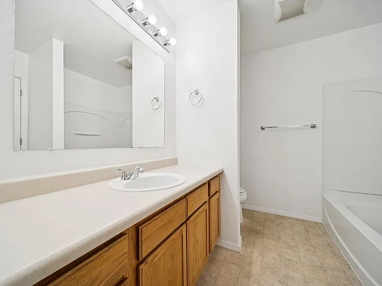 ReNew Bayshore Townhomes — Photo 16