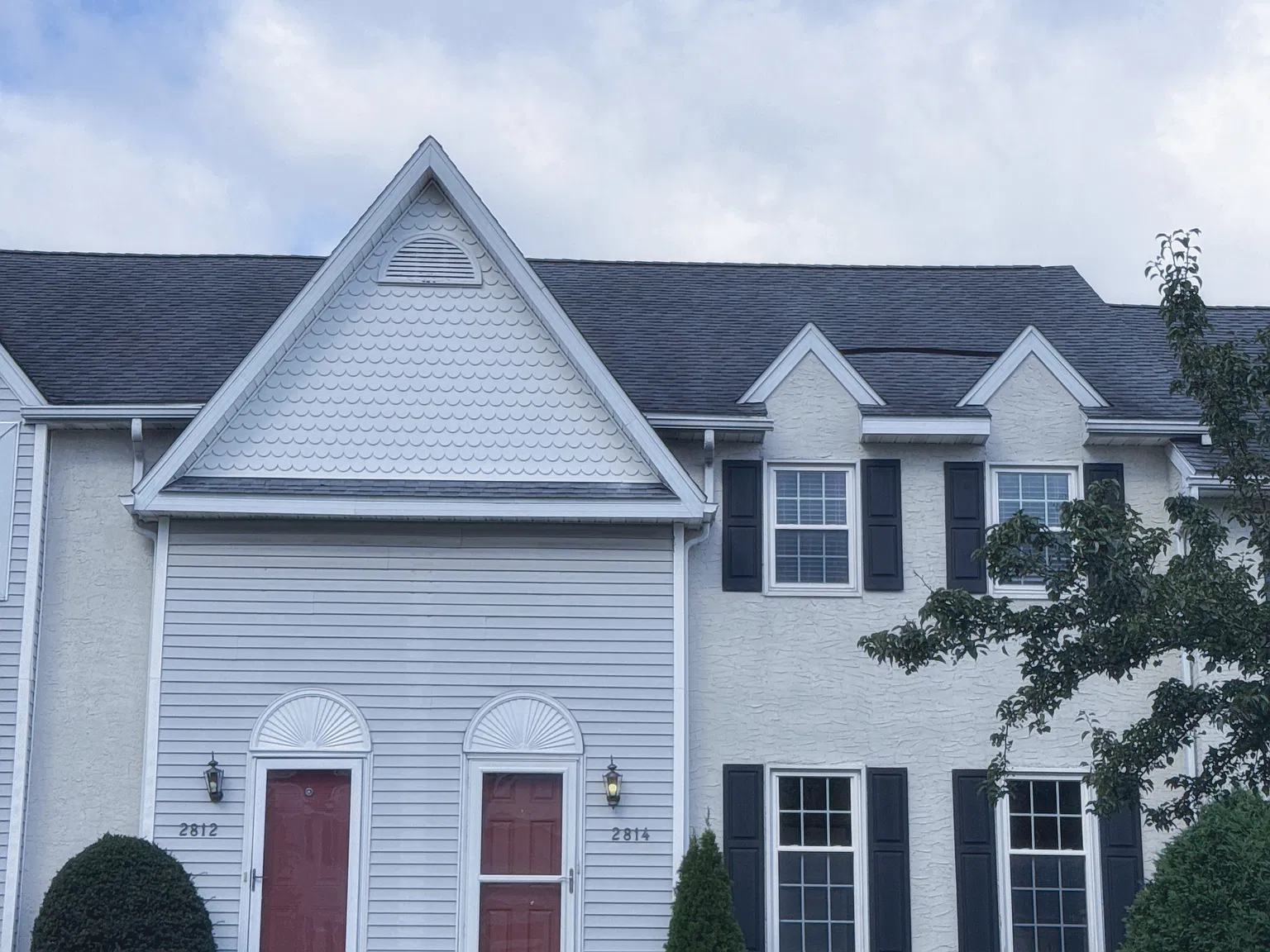 3 bed, 1.5 bath, 1416 sqft, $2,100 — Photo 2