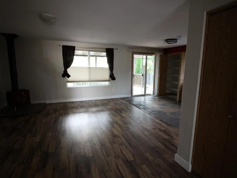214 NE 170th Ave — Photo 9