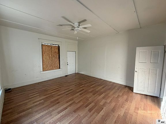 3rd image of 107 Peach St