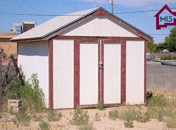 4th image of 1745 Sacramento St
