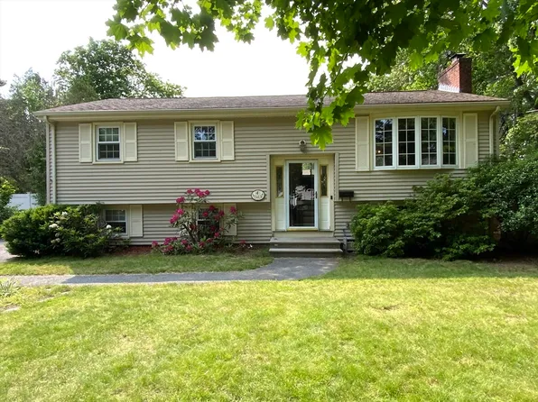 4 Cook St, Shrewsbury, MA 01545