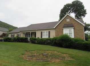 131 Lynwood Dr, Bluefield, VA 24605