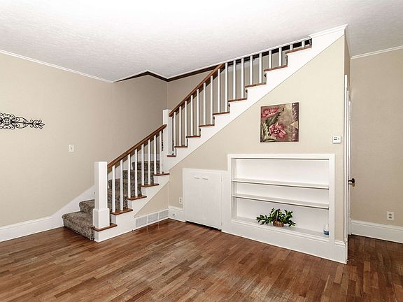 3rd image of 803 N Olive St