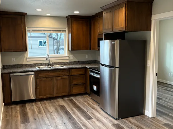 1143 Annalise St, Central Pt, OR 97502